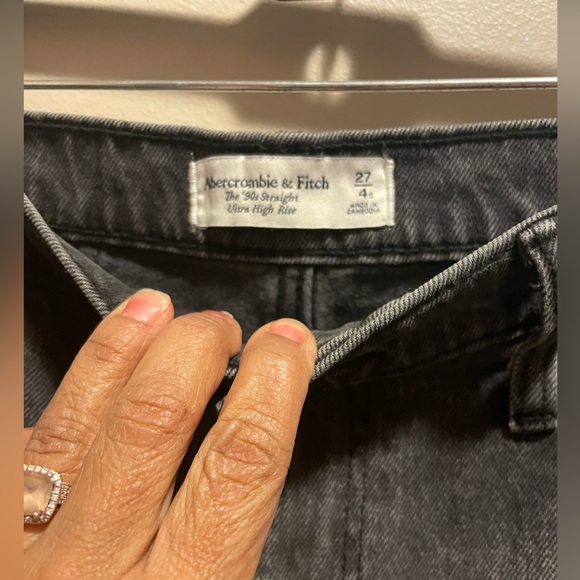 Abercrombie and Fitch 90s Straight Size 4 S denim jeans - Picture 3 of 3